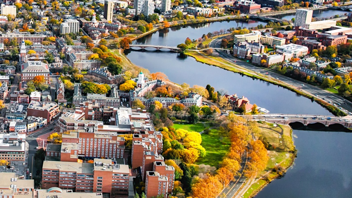 Cambridge Transportation Luxury Chauffeur & Airport Limo Service