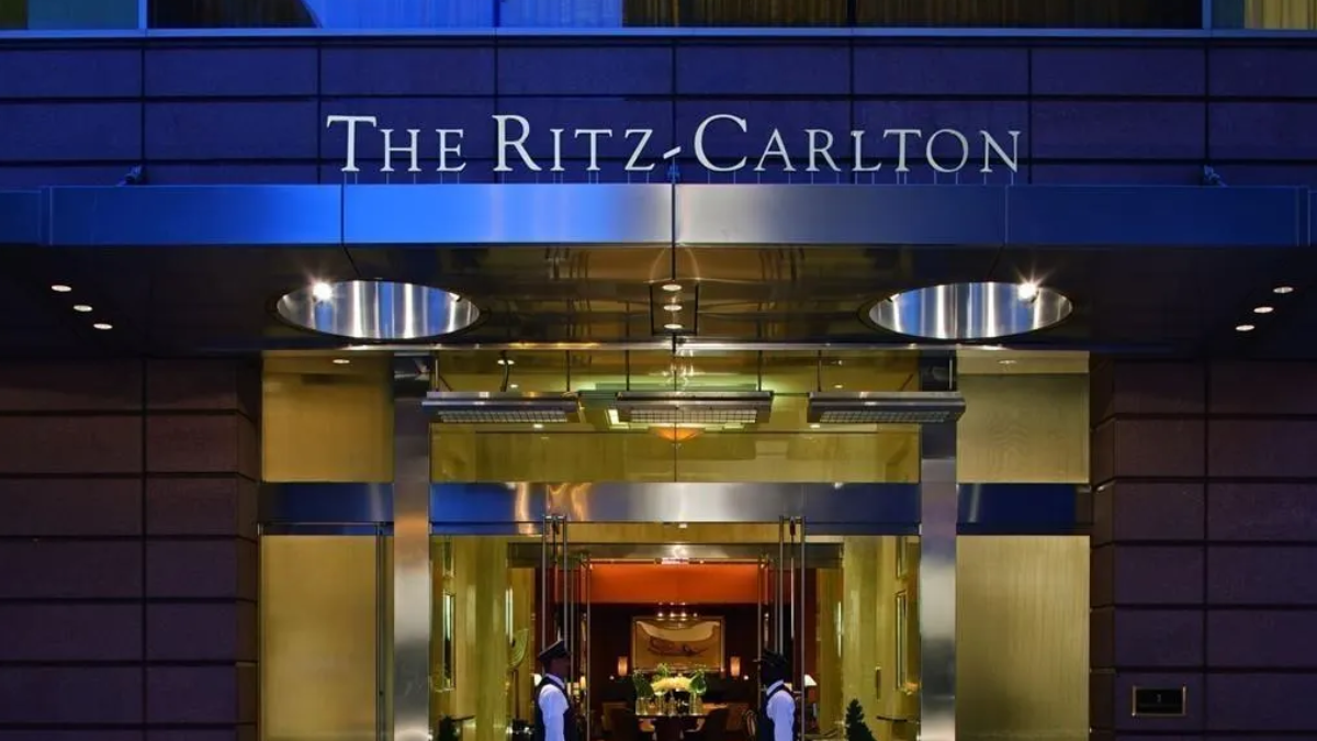 Executive Transfers from Boston Airport to The Ritz-Carlton, Boston