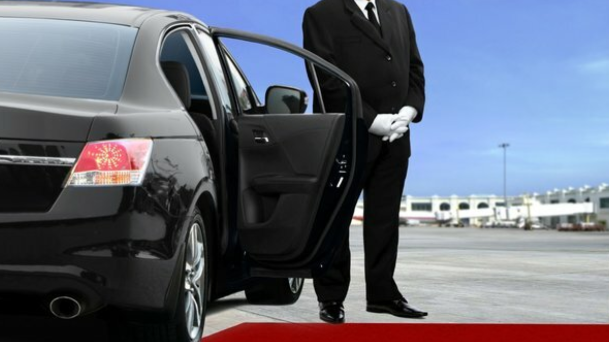 Boston chauffeur Beverly MA service by Northeastern Limo