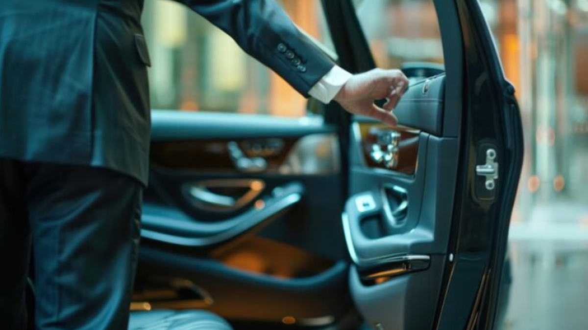 Car service Logan Airport to Newport RI with Northeastern Limo